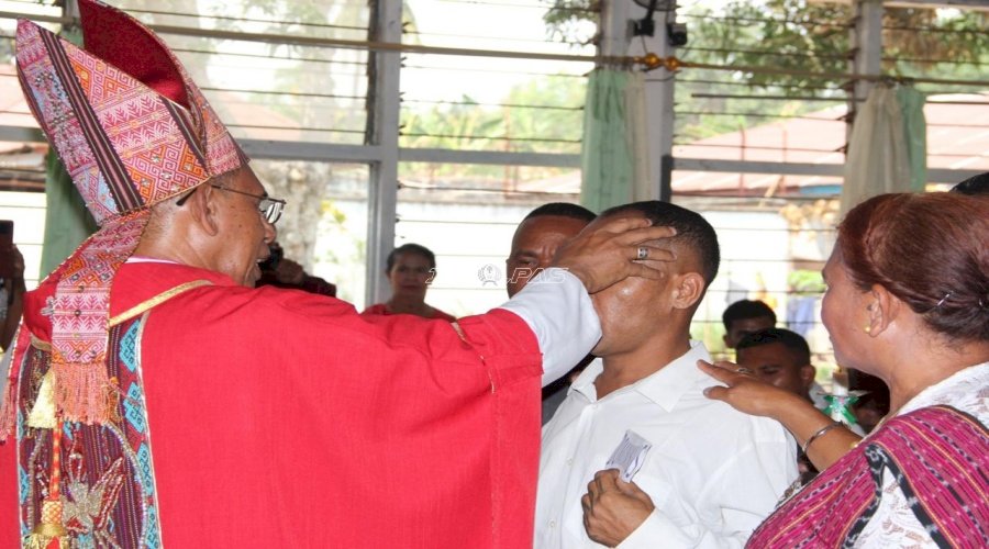 Sebanyak 59 Warga Binaan Lapas Atambua Terima Sakramen Krisma dari Uskup Atambua