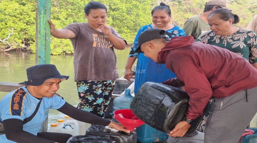 Lapas Geser dan Kantor Pos Berkolaborasi Tebarkan Manfaat Air Bersih di Pulau Seram Laut