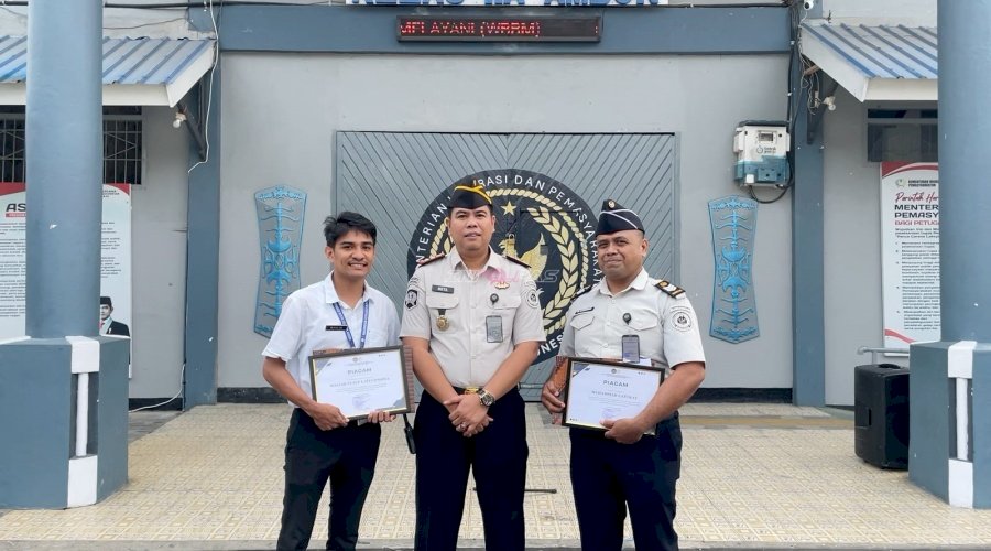 Rutan Ambon Anugerahkan Penghargaan Petugas Berprestasi dan Kenaikan Pangkat
