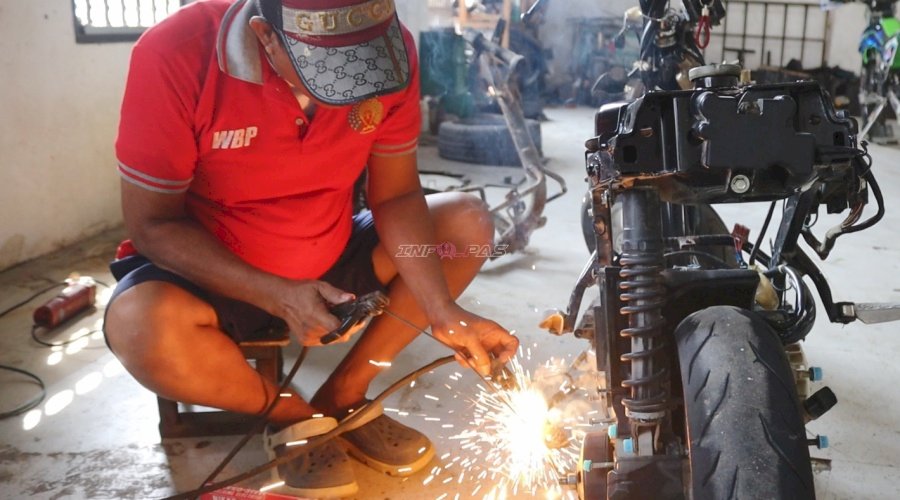 Pengelasan dan Manufaktur Jadi Praktik Kerja, Warga Binaan Lapas Batulicin Perbaiki Body Motor