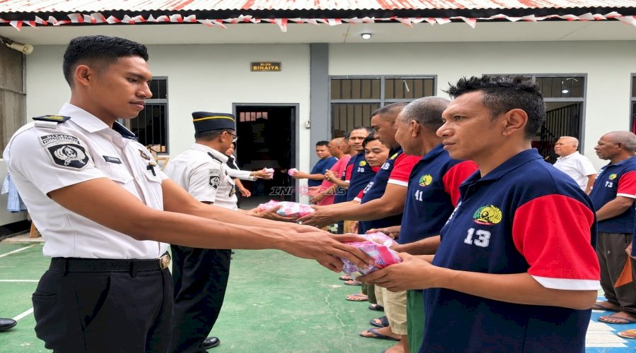Sentuh Hati Masyarakat, Warga Binaan Lapas Wahai Terima Bingkisan Kasih Usai Ibadah Minggu
