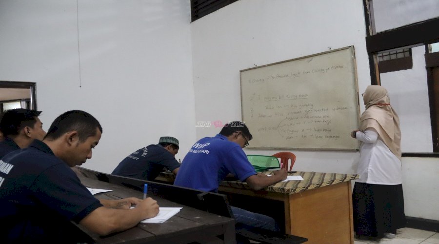 Kesempatan Belajar Tetap Terbuka, Warga Binaan Rutan Pelaihari Lanjutkan Pendidikan Kesetaraan