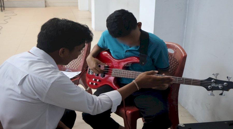 LPKA Ambon Kembangkan Bakat Anak Binaan melalui Pelatihan Keyboard dan Bass