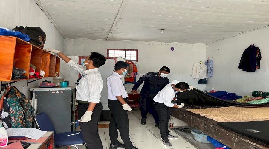 Razia Blok Hunian, Lapas Saparua Amankan Silet hingga Botol Parfum Kaca