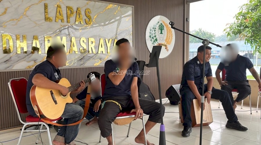 Asah Bakat dan Kreativitas, Warga Binaan Lapas Dharmasraya Aktif Berlatih Musik