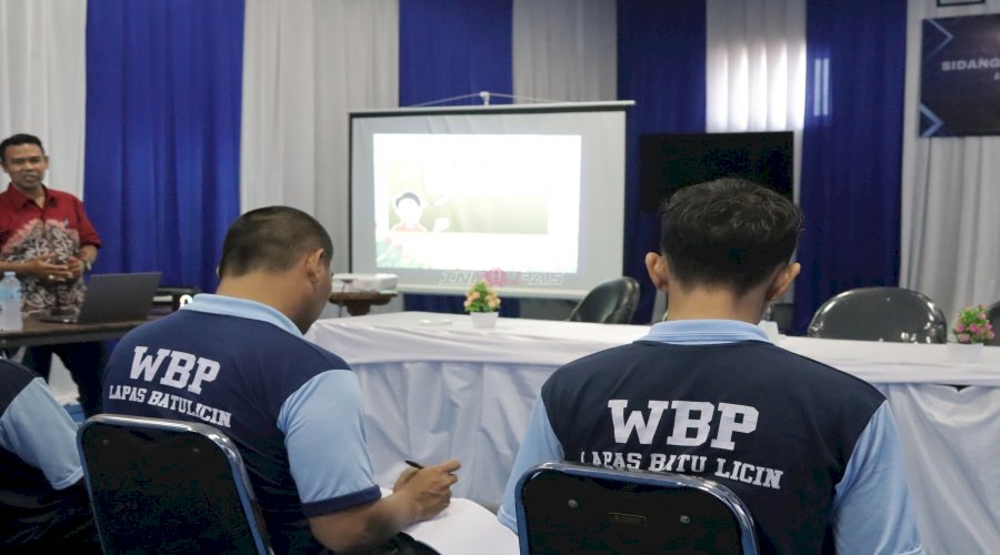 Belajar PPKn dan Bahasa Indonesia, Warga Binaan Lapas Batulicin Lanjutkan Pembelajaran Paket C