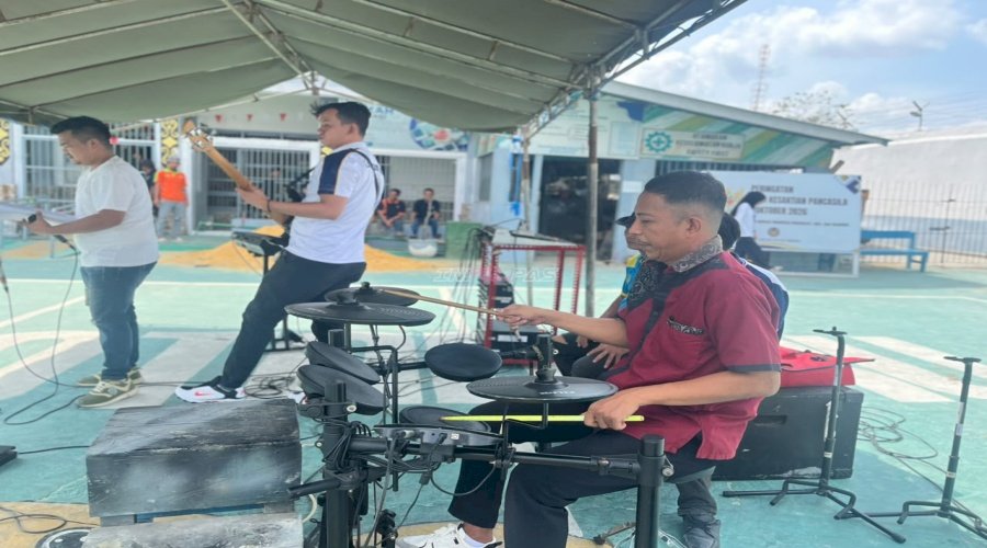 Bamega Band Lapas Kotabaru Tampilkan Kreativitas Musik pada Layanan Kunjungan