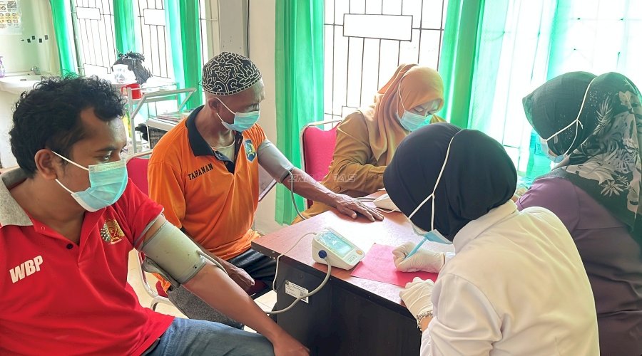Pemeriksaan Rutin, Wujud Kepedulian Lapas Batulicin terhadap Kesehatan Warga Binaan