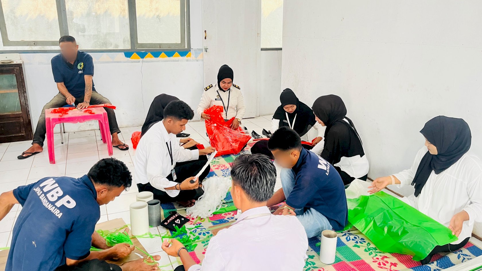 Kembangkan Kreativitas, Lapas Bandanaira Dorong Warga Binaan Sulap Kantong Plastik Jadi Kerajinan