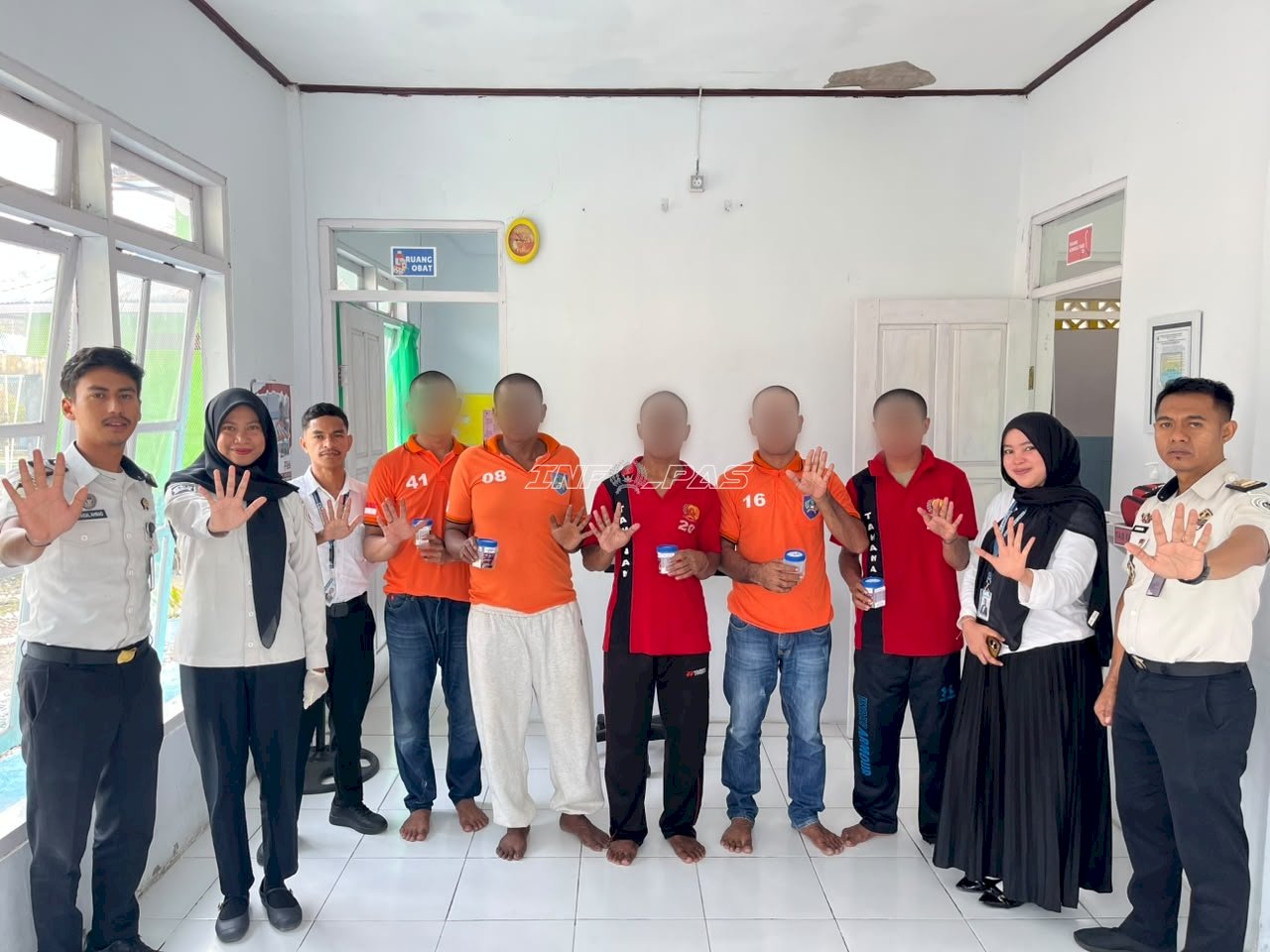 Lapas Piru Perkuat Komitmen Zero Halinar melalui Tes Urine Tahanan Baru