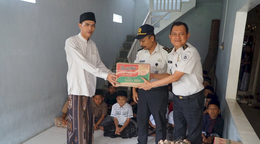 Rutan Pandeglang Salurkan Bantuan Sembako untuk Ponpes Riyadul Hidayah