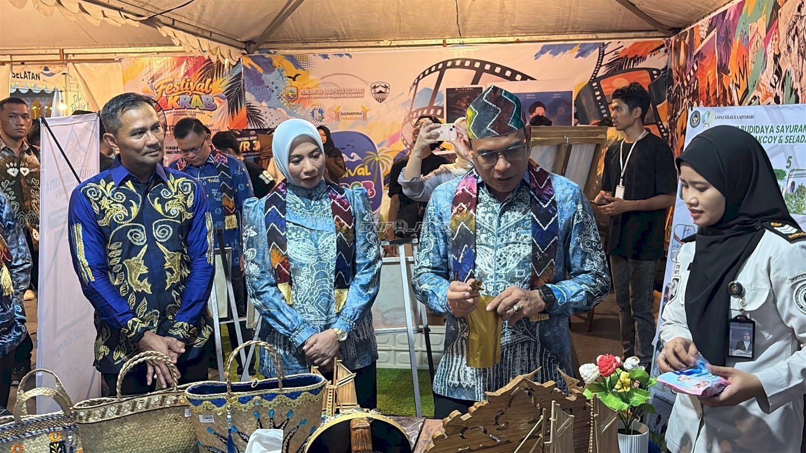 Tampilkan Karya Warga Binaan di Festival Akrab 2026, Stand Lapas Kotabaru Tarik Perhatian Wakil Bupati