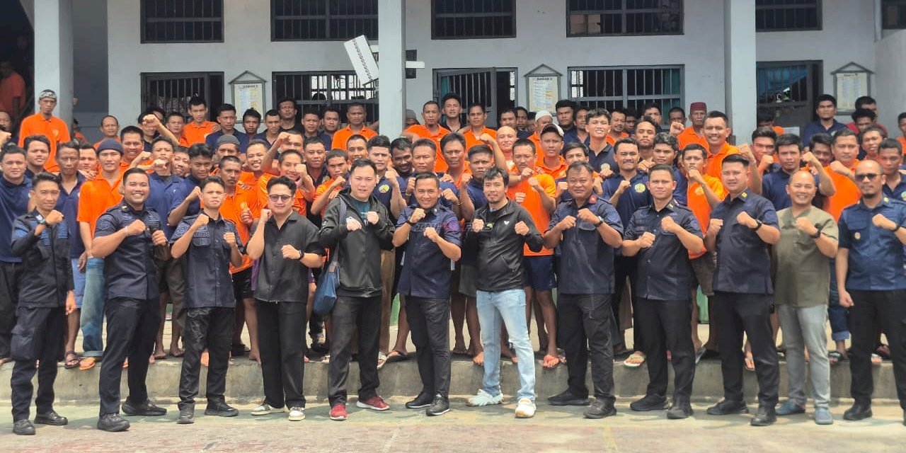 Rutan Palu Kedatangan Rudy Golden Boy, Sapa Warga Binaan dan Bagikan Motivasi 