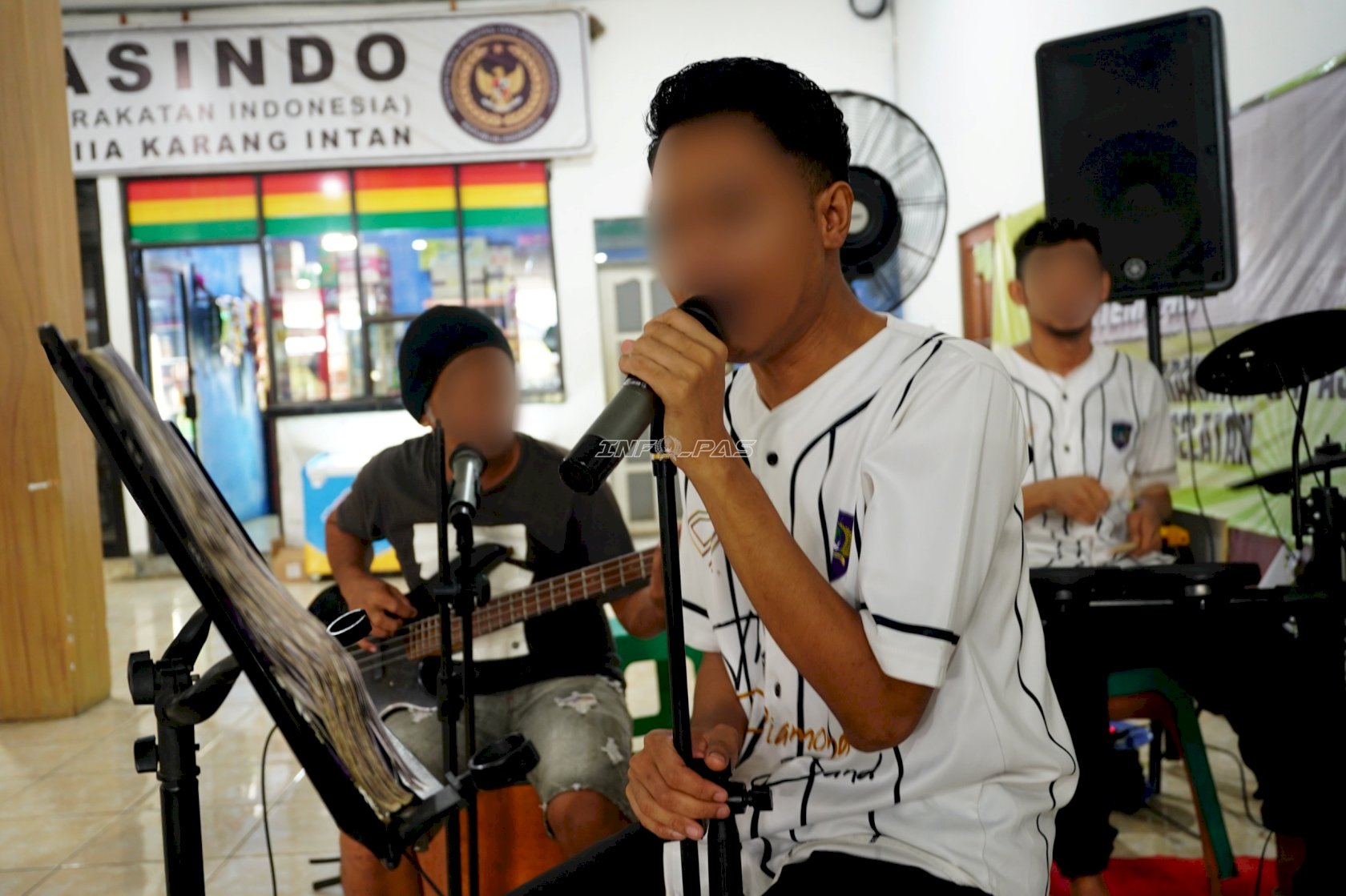 Penampilan Diamond Band Lapas Narkotika Karang Intan Warnai Kunjungan Keluarga Warga Binaan