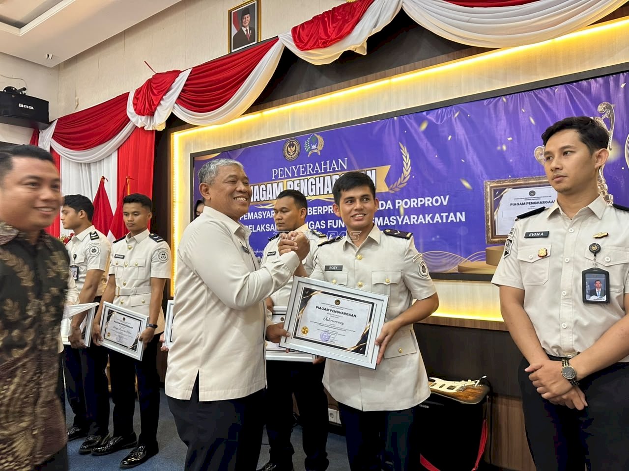 Dua Pegawai Lapas Dharmasraya Raih Penghargaan dari Kanwil Ditjenpas Sumbar