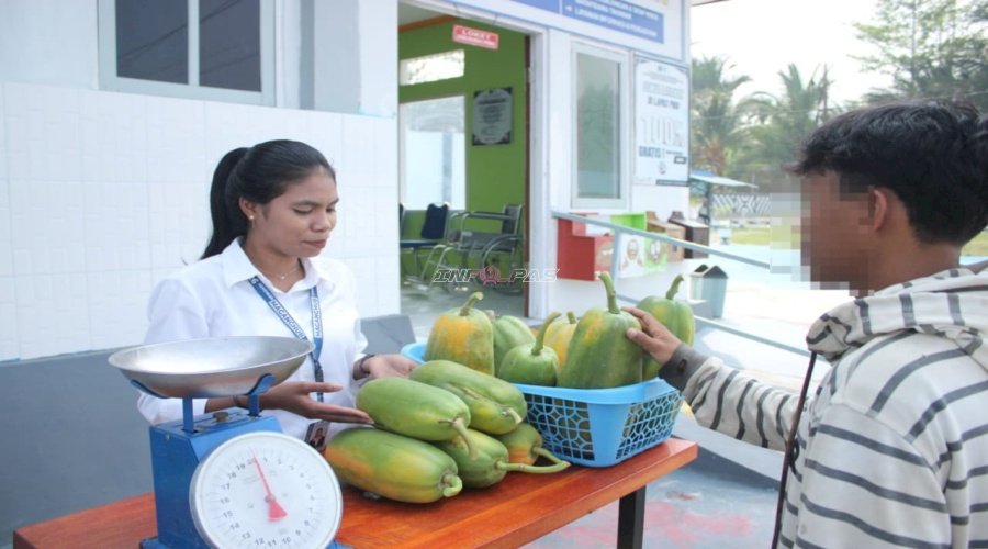 Lapas Piru Promosikan Hasil Panen Warga Binaan melalui Booth PTSP
