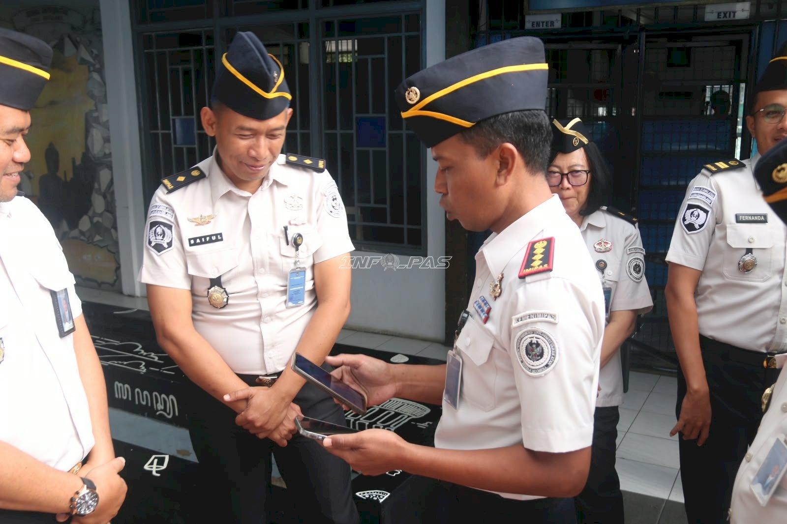 Cegah Judi Online, Kalapas Magelang Periksa HP dan Beri Arahan Pegawai