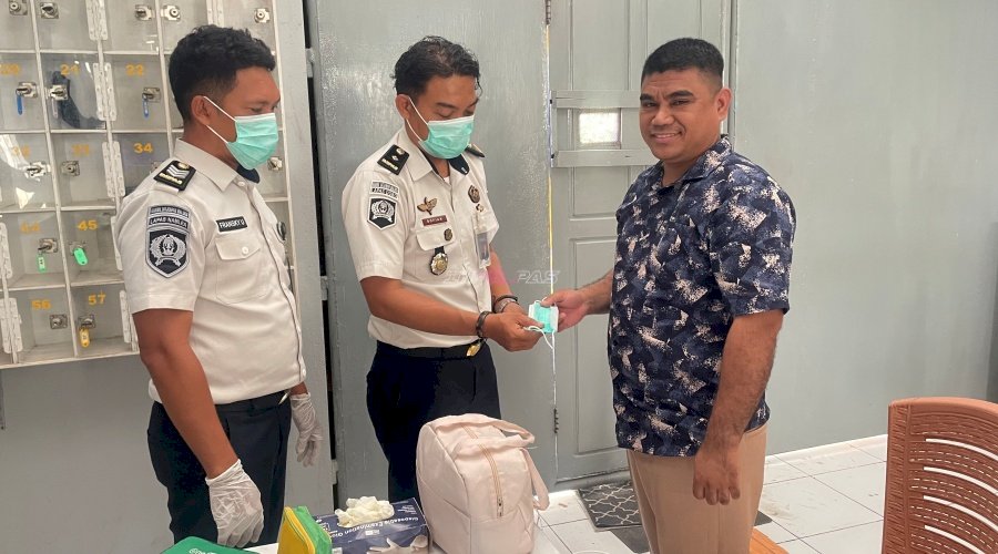 Cegah Dampak Karhutla, Lapas Namlea Bagikan Masker bagi Pengunjung lewat CKG