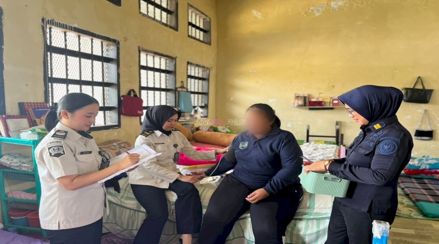 Tim Medis Lapas Perempuan Kendari Jemput Bola, Lakukan Pemeriksaan Kesehatan Keliling Blok Hunian