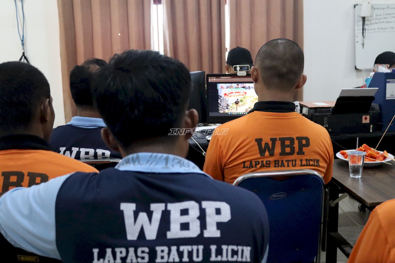 Kebaktian Online di Lapas Batulicin, Warga Binaan Renungkan Pesan “Di Ujung Jalan Ada Sukacita”