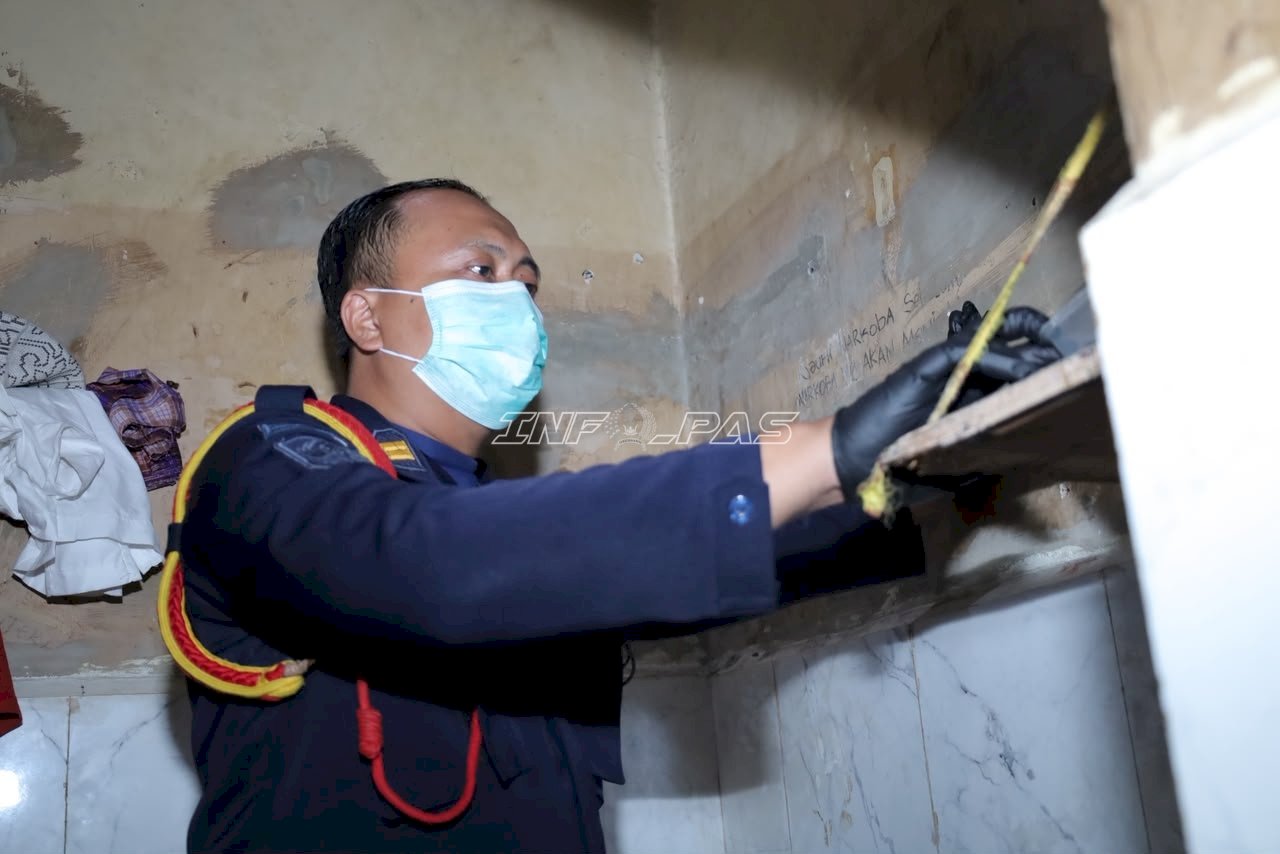Cegah Gangguan Keamanan, Lapas Mojokerto Tingkatkan Deteksi Dini lewat Pemeriksaan Kamar