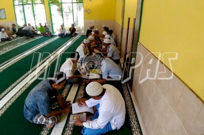 Lomba Azan & Hafalan Surah Isi Hari Santri Nasional di Rutan Barabai