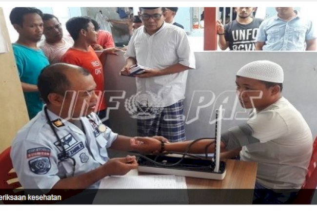 Jemput Bola, Tim Medis Rutan Bantaeng Lakukan Pemeriksaan Kesehatan di Blok Hunian