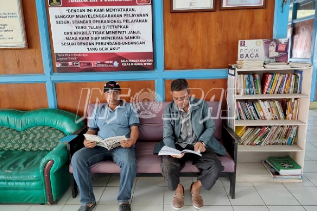 Pojok Baca Bapas Muara Teweh Dapat Pinjaman Ratusan Koleksi Buku