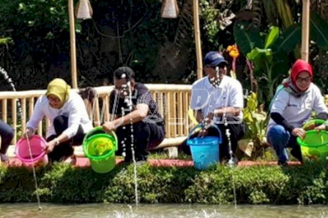 Dirjen PAS Tebar Benih Ikan Bersama Gubernur NTB, Menuju PNBP Rp. 9 Miliar