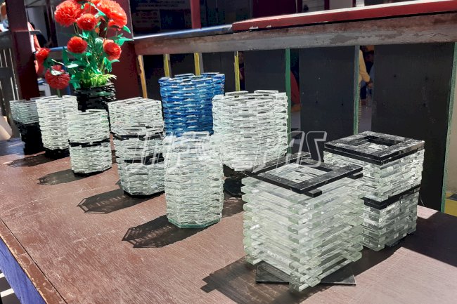 Di Lapas Pangkalan Bun, Limbah Kaca Disulap Jadi Kerajinan Menarik
