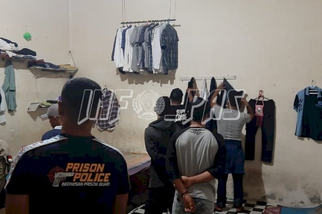 Petugas Gabungan Rutan, Polisi, dan BNN Sidak Blok Rutan Ambon