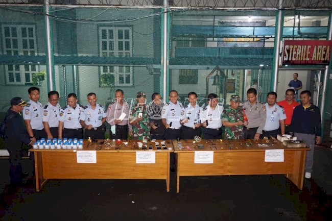 Berantas Narkoba, Petugas Gabungan Sidak LPN Jakarta