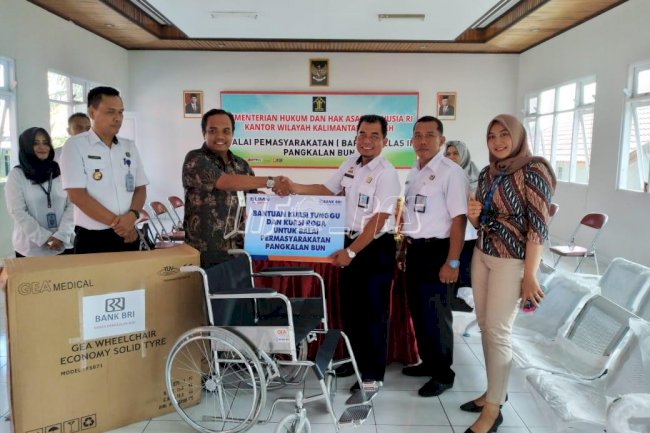 Bantuan Kursi Tunggu & Kursi Roda Tambah Kenyamanan Klien Bapas Pangkalan Bun