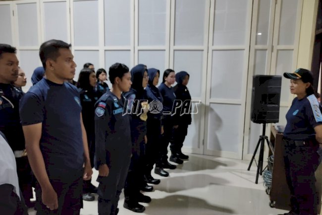 Lakukan Penggeledahan Malam, LPP Ambon Pastikan Kamar Hunian & WBP Nihil Barang Terlarang