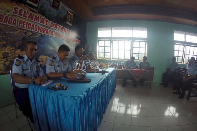 Kalapas Minta Jajaran Lapas Sampit Tingkatkan Tingkatkan Layanan WBP