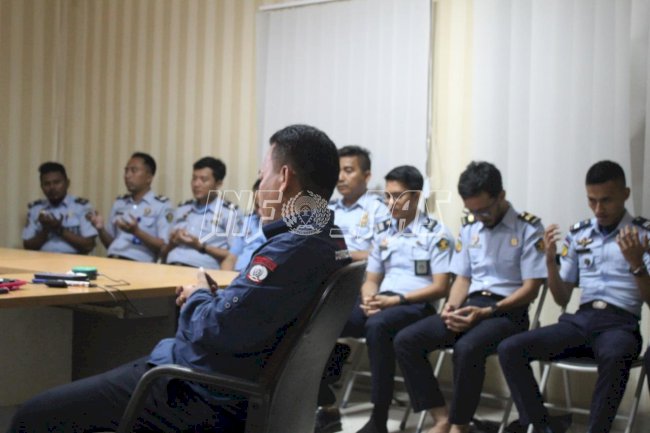 Berikan Hipnoterapi Energi Positif, Masjuno Rapatkan Barisan Tim WBK