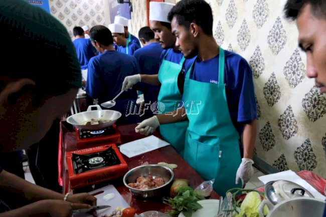 100 WBP Lapas Tangerang Masak, Menuju Layanan Makanan Siap Saji