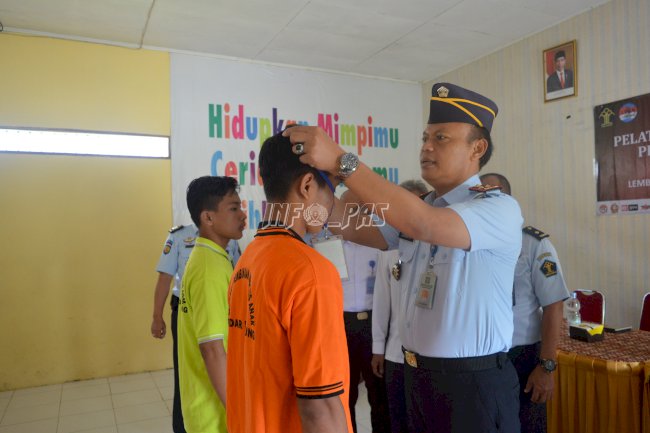 Anak LPKA Bandar Lampung Dilatih Buat Paving Block & Las Listrik