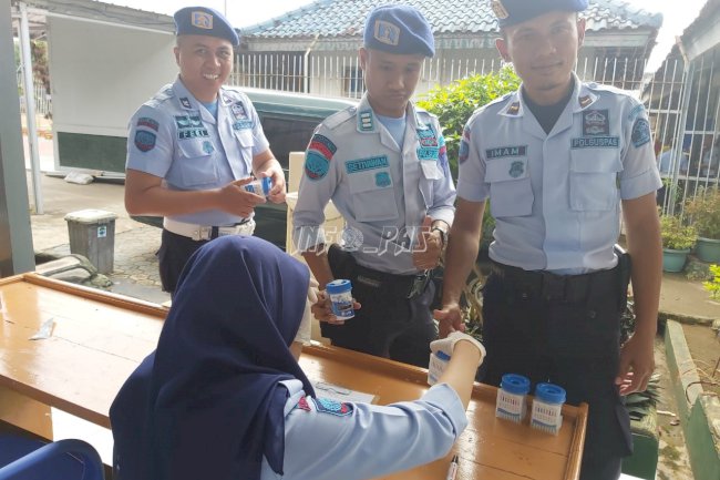 Tes Urin Seluruh Petugas, Lapas Metro Juga Deklarasikan Janji Kinerja
