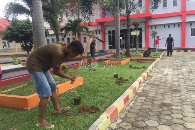 Sabtu Pagi, Jajaran LPKA Bandar Lampung Hijaukan Lingkungan