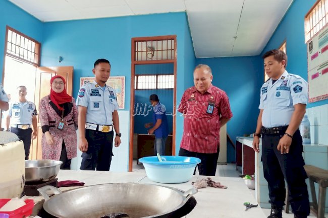 Widyaiswara Ahli Utama BPSDM Hukum dan HAM Puji Bersih & Tertatanya Lapas Tanjungpandan