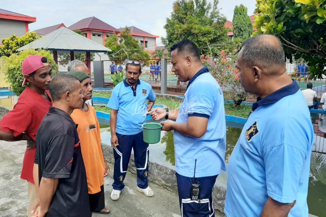 Kalapas Ambon Terjun Langsung di Kegiatan Pertanian WBP