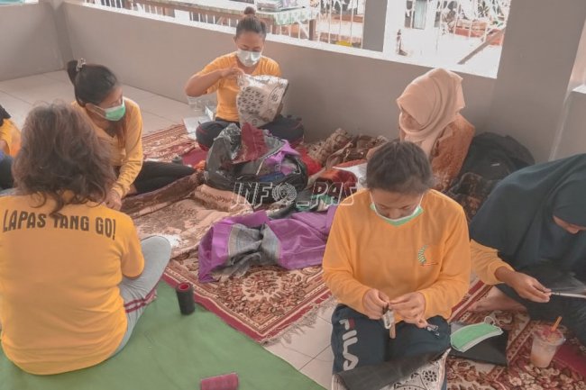 WBP Lapas Kelas IIA Tangerang Belajar Membuat "Sajadah Cinta"