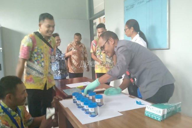 Divisi PAS Maluku Gandeng BNNP Maluku Lakukan Tes Urin Petugas Rupbasan Ambon