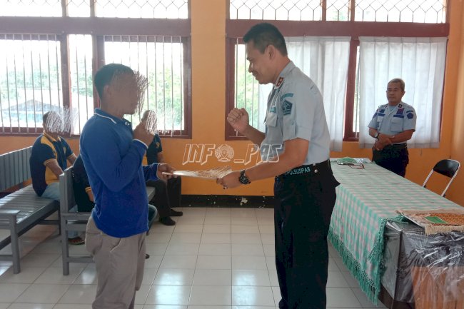 8 WBP Lapas Muara Teweh Terima RK Nyepi Tahun 2020