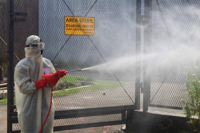 Gandeng PMI, Lapas Cilegon Disemprot Disinfektan