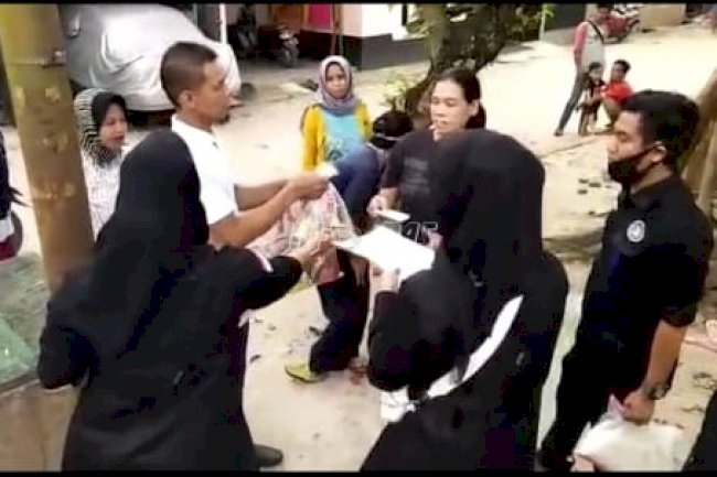 Bagikan Sembako, WBP Asimilasi Lapas Rangkasbitung Jadi Relawan Gapensi 