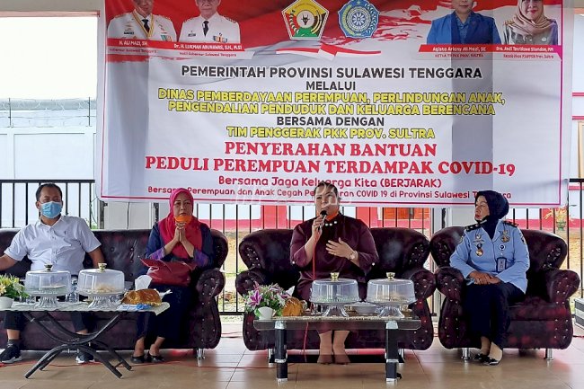 Kedatangan Ketua Tim PKK Sultra, LPP Kendari Terima Sejumlah Bantuan