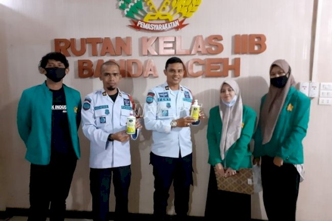 Rutan Banda Aceh Terima Hand Sanitizer dari Univ. Syah Kuala