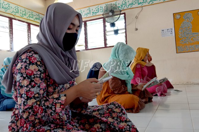 WBP Perempuan Rutan Buntok Ikuti Pengajian Virtual